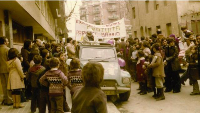 Imagen antigua de una de las protestas vecinales en el barrio de Trinitat Vella que forma parte del programa de memoria popular / AJUNTAMENT DE BARCELONA
