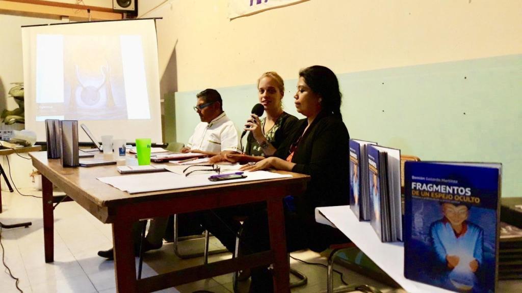 Fortino Domínguez y Emilie De Wolfe en la presentación del libro de Damián Gallardo / @TAULAPERMEXIC