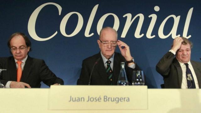 El presidente de Inmobiliaria Colonial, Juan José Bruguera (en el centro), durante una Junta General de Accionistas de la compañía