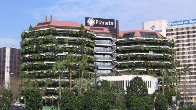 Imagen del Edificio Planeta en plena Diagonal de Barcelona / Archivo