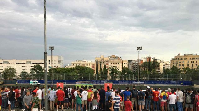 Barcelona con la Selección renuncia a la pantalla gigante en el campo de l'Àliga / MIKI