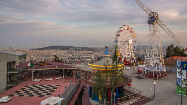 El Tibidabo ofrece, también, una vista espectacular sobre la ciudad / WIKIMEDIA