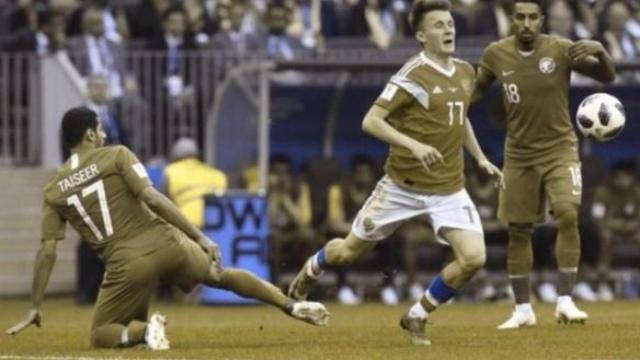 Imagen de cómo veía un daltónico el partido Rusia vs Arabia Saudi