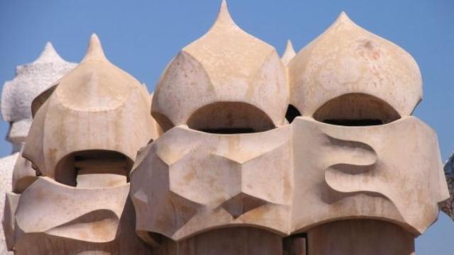 Detalle de las chimeneas de la azotea de La Pedrera