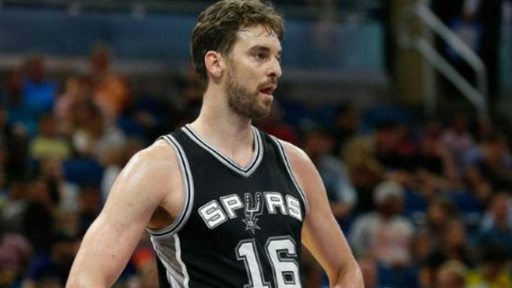 Pau Gasol, pivot dels Spurs, ha anunciat que es casarà amb Cat McDonnell