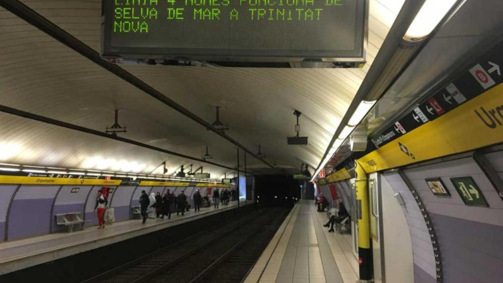 Anunci del tancament de les estacions de la línia 4 del Metro