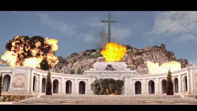 Una imagen del Valle de los Caídos ardiendo en llamas / Youtube