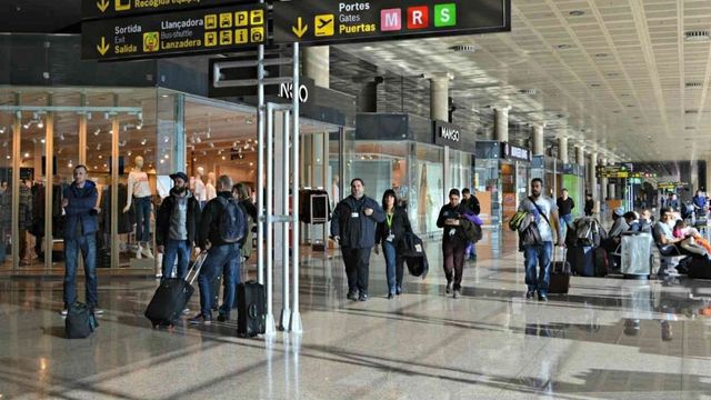 El Aeropuerto de Barcelona-El Prat / EFE