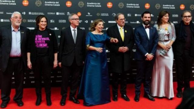 ada colau   pose grupo premis gaudi_570x340