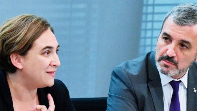 Ada Colau no ha convencido a Jaume Collboni para que el PSC vote a favor de su proyecto de funeraria pública