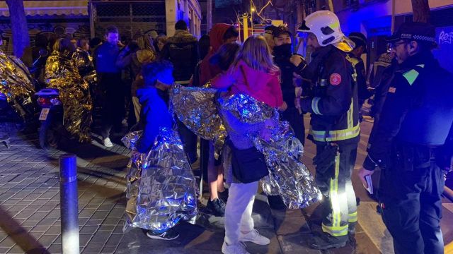 Personas atendidas por el incendio de la calle Súria / BOMBERS DE BARCELONA