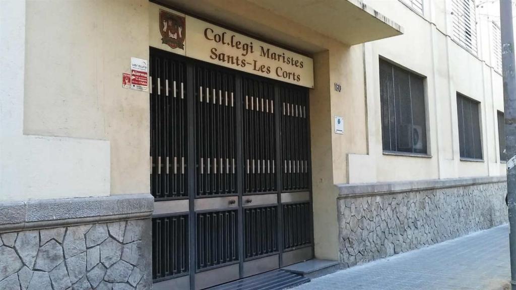 Porta del col·legi dels Maristes