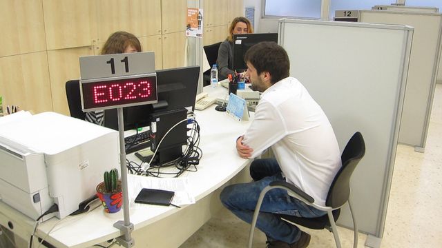 El paro aumenta en Barcelona