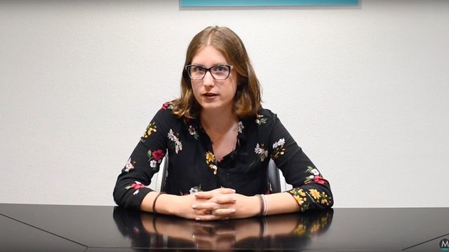 La periodista Paula Baldrich defiende la presencia de playas de perros en Barcelona / LENA PRIETO