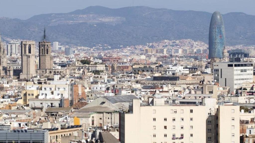 Imagen panorámica de la ciudad de Barcelona / HUGO FERNÁNDEZ