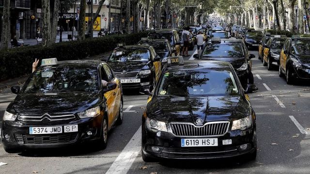 Taxis en Barcelona / EFE
