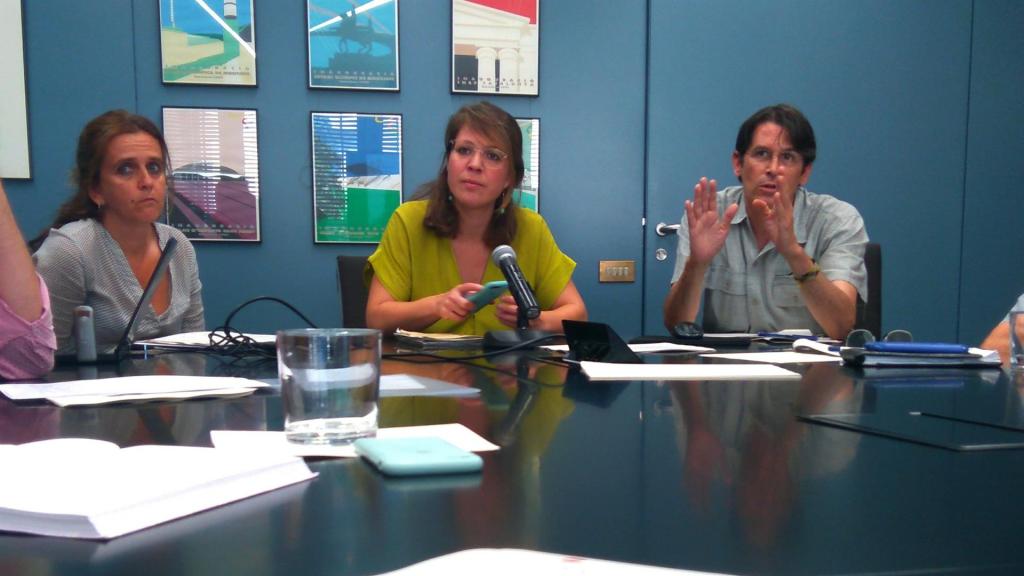 La concejal Janet Sanz, junto a Gemma Tarafa y Frederic Ximeno / EUROPA PRESS