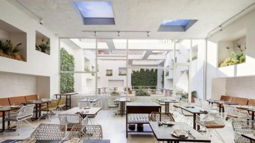 Sala blanca del restaurant Disfrutar / ADRIÀ GOULA