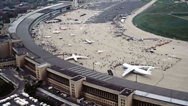 El aeropuerto abandonado de Tempelhof en Berlín