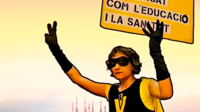 Colau disfrazada de 'Supervivienda' en 'Grand Theft Auto: Barcelona' / @ELRACODELHIPOLIT
