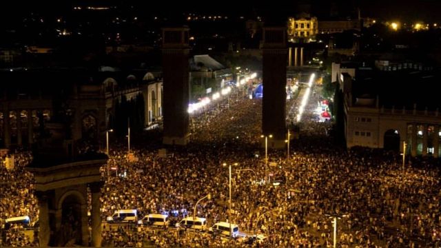 Vista panorámica de la cantidad de gente que asistió a los conciertos de la Mercè 19