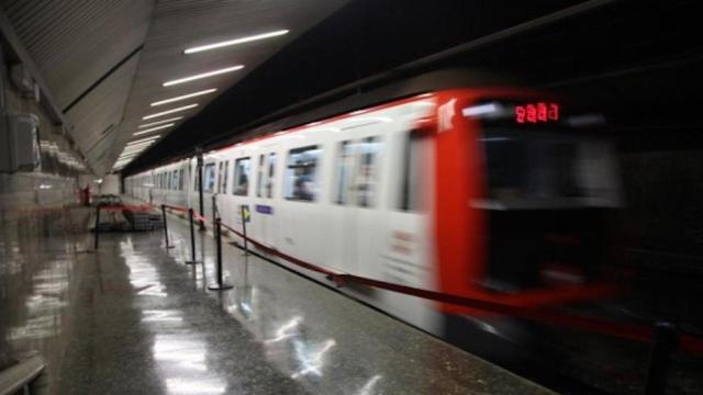 Imagen de archivo de un tren del metro de Barcelona