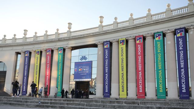 Puerta de entrada al recinto de Gran Vía de Fira de Barcelona / MA