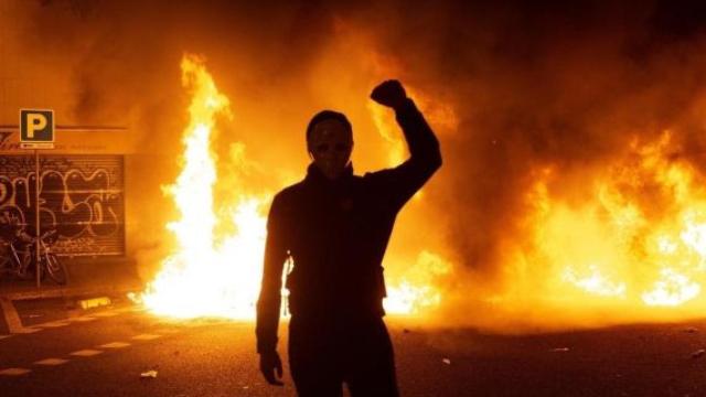 hoguera protesta_570x340