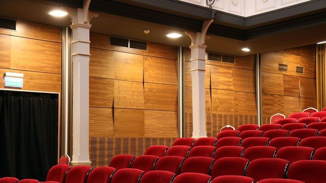 Interior de una de las propuestas como un café teatro / Pompi EN PIXABAY