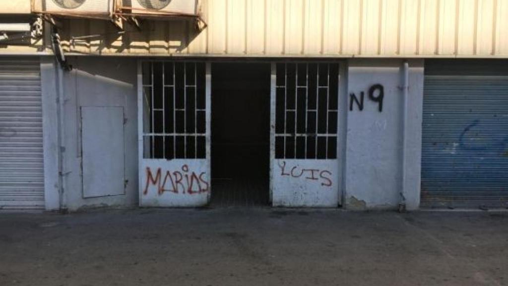 L’escala nou de l’edifici Venus tampoc té porta d’entrada / ALBA LOSADA