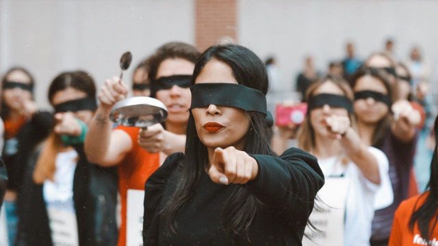 Imagen de la performance 'Un violador en tu camino' / TWITTER