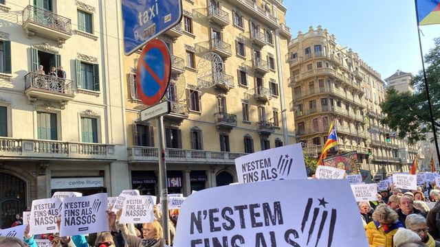 Concentración de la ANC con narices de payaso contra la Policía Nacional en Barcelona / TWITTER ANC
