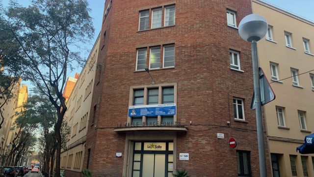 Fachada del colegio La Salle Barceloneta, afectado por un caso de tuberculosis pulmonar / V.M.