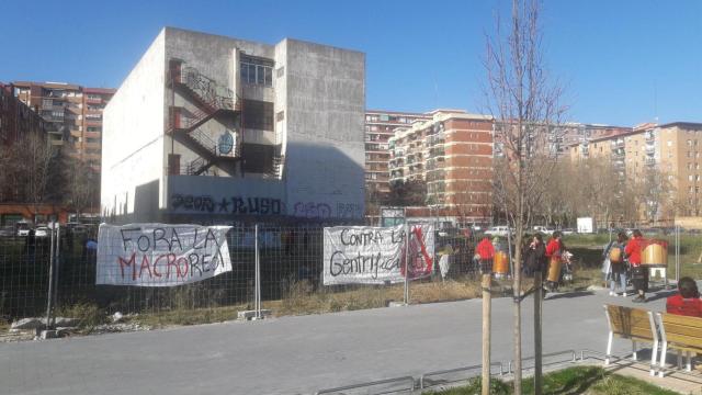 Protesta en el barrio del Poblenou en contra de la residencia / @HFortalesa
