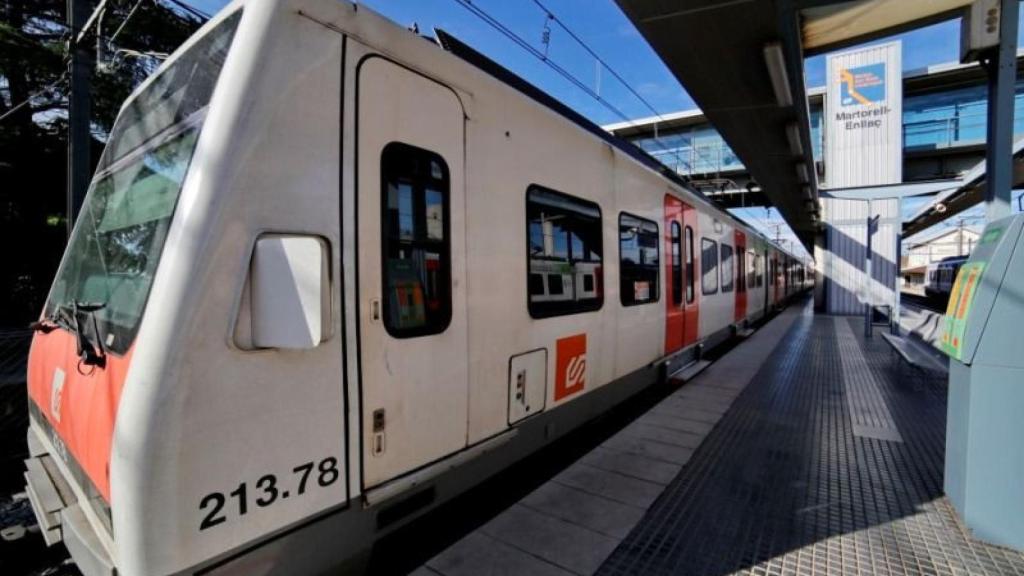 Convoi de FGC a l'estació de Martorell / Ferrocarrils