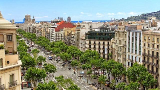 Vista panorámica del paseo de Gràcia de Barcelona / ARCHIVO