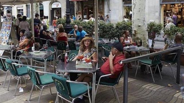 Una terraza de la Rambla de Barcelona / EFE