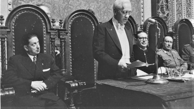Imagen de la visita de Alexander Fleming a Barcelona en la primavera de 1948 / BCN.CAT
