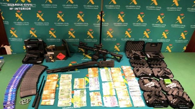 Armas militares incautadas por la Guardia Civil / GUARDIA CIVIL