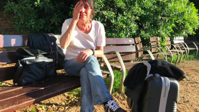 Una imagen de Yolanda, la sintecho olvidada por Ada Colau