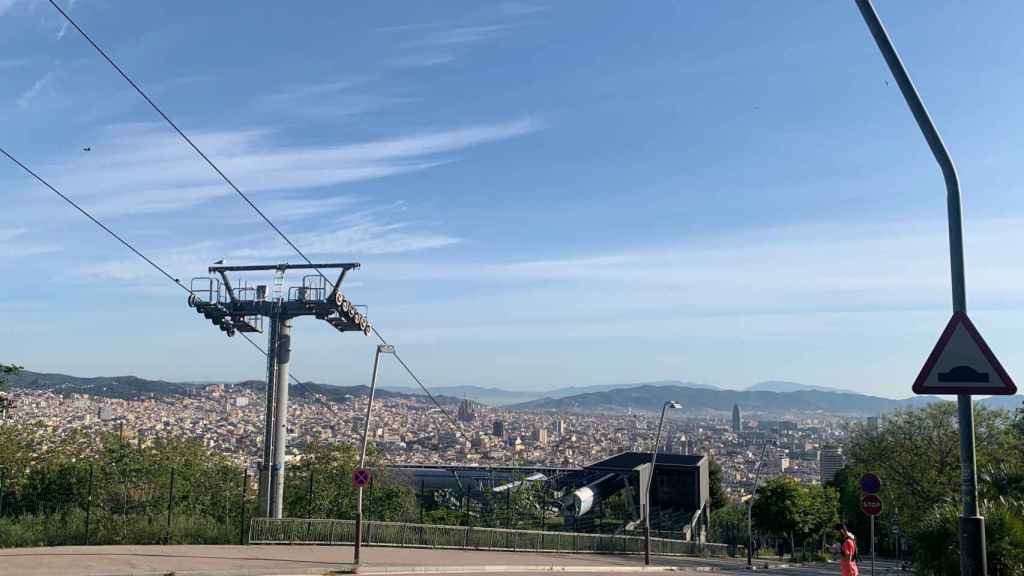 Teleférico de Montjuïc parado
