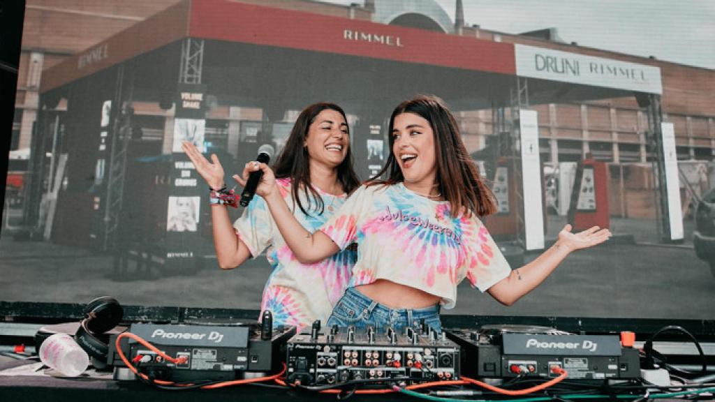 Dulceida i Alba Paúl ballant / DULCEWEEKEND