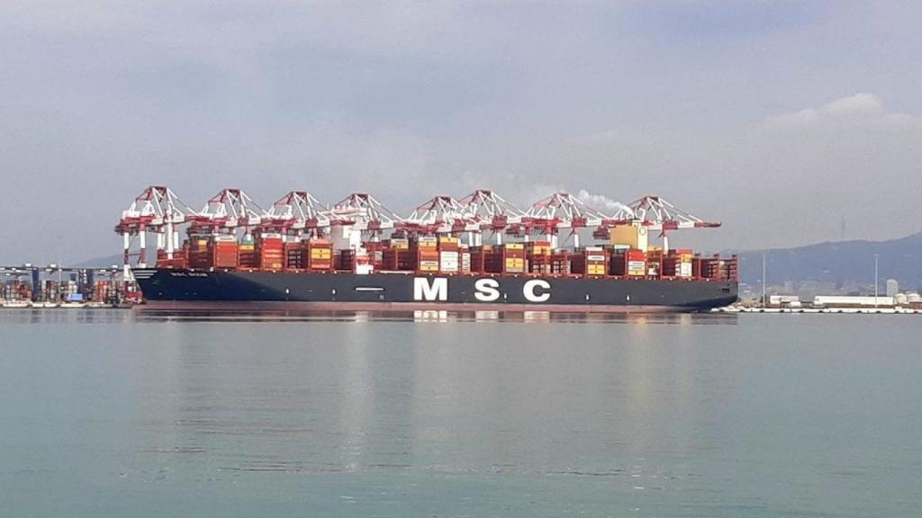 Un portacontenedores en el Port de Barcelona en una imagen de archivo