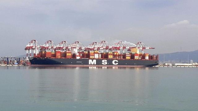 Un portacontenedores en el Port de Barcelona en una imagen de archivo