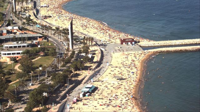 Vista panorámica de la playa del Bogatell de Barcelona