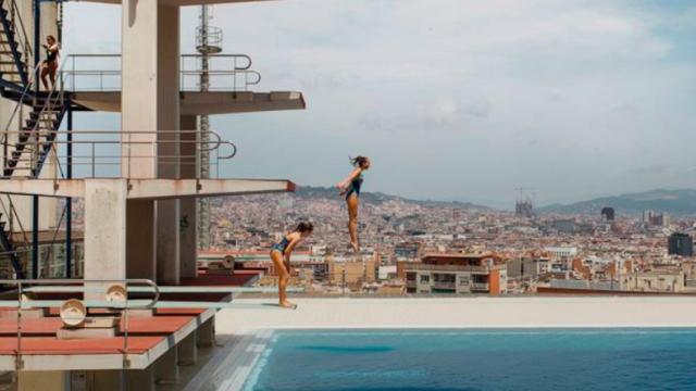 Usuarios en las piscinas de Montjuïc / AYUNTAMIENTO DE BARCELONA