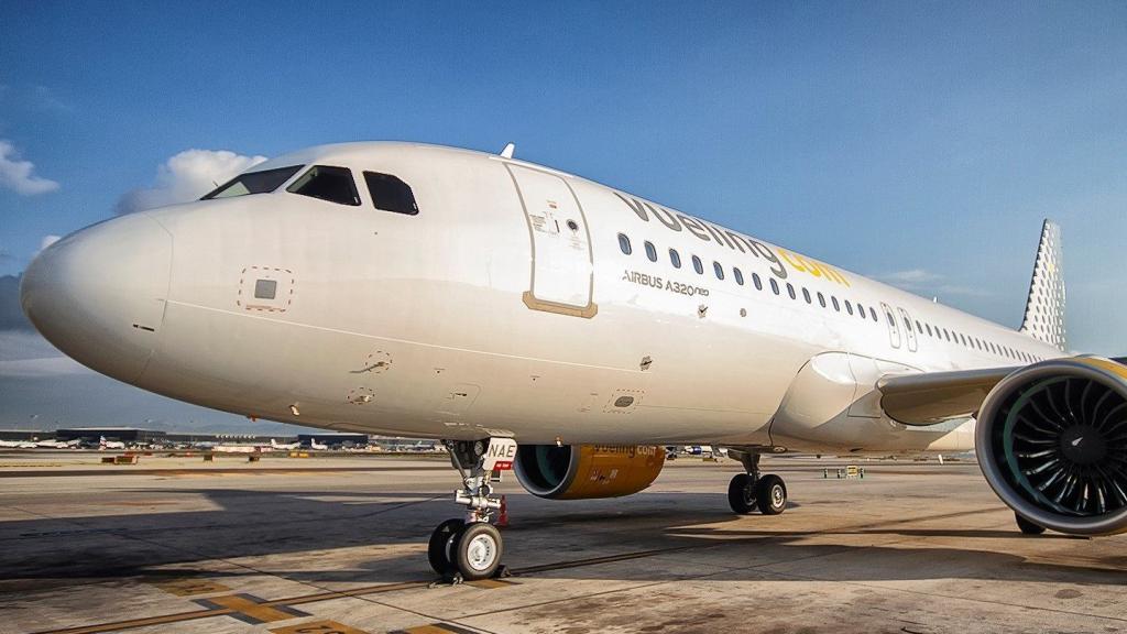 Un avió de la companyia aèria Vueling a l'Aeroport / VUELING