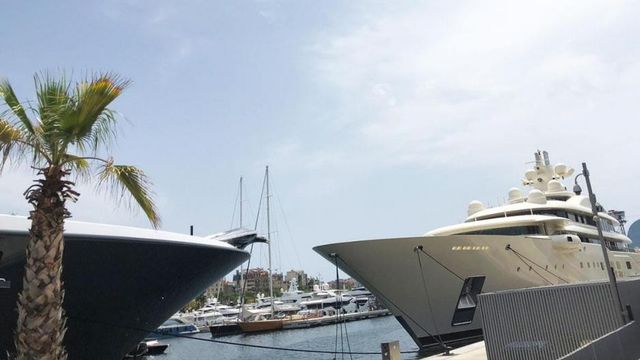 El Al Raya, anteriormente Dilbar, el yate de Alisher Usmanov, el hombre más rico de Rusia, en Barcelona / CG