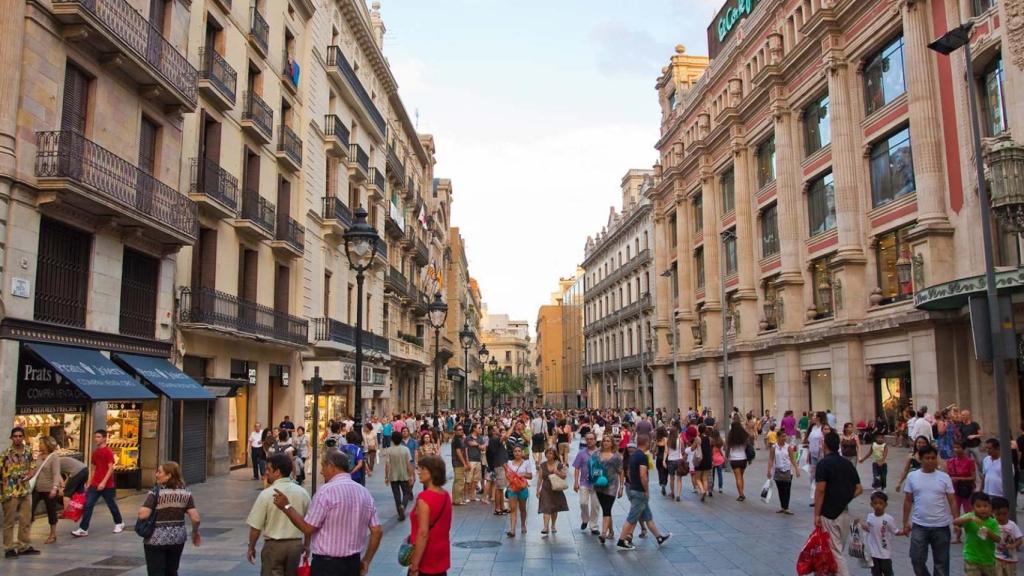 Ciudadanos de Barcelona en el Portal de l'Àngel / AJUNTAMENT DE BARCELONA
