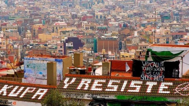 Casa okupa en Barcelona, la ciudad con más okupaciones de España / EFE